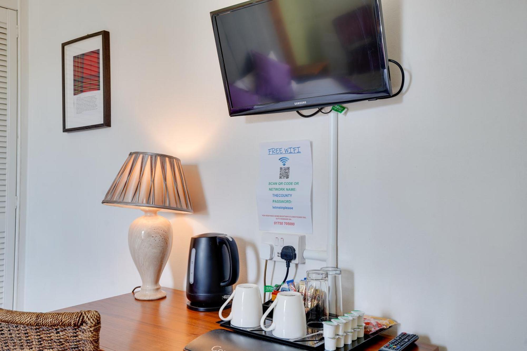 The County Hotel - Self Check-In, Ultra Fast Wi-Fi, Free Parking, Central Location Селкерк Экстерьер фото