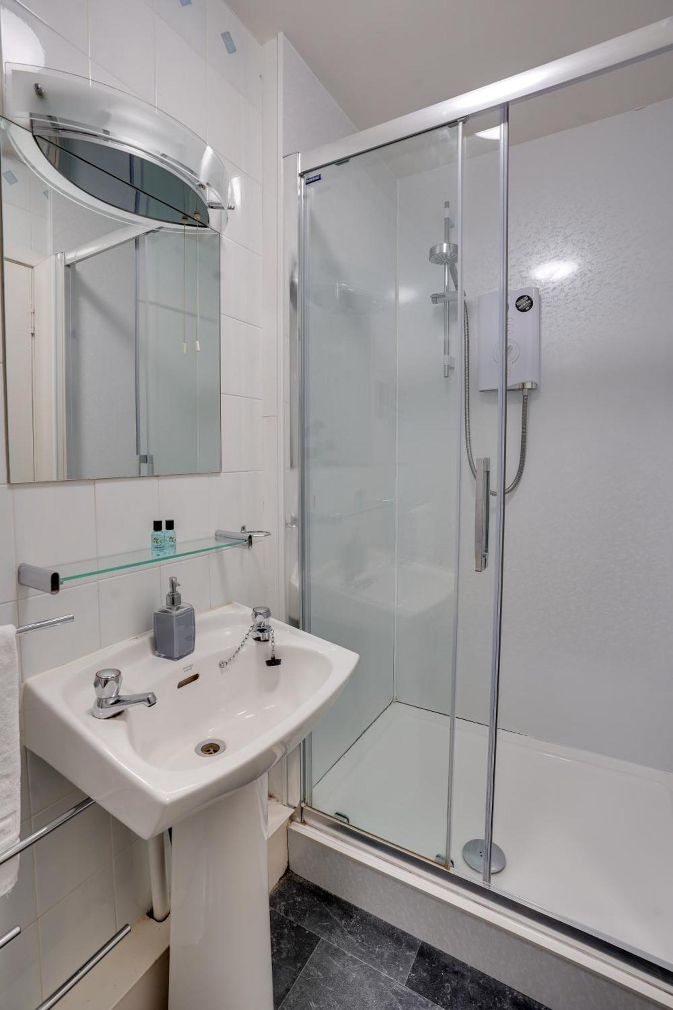 The County Hotel - Self Check-In, Ultra Fast Wi-Fi, Free Parking, Central Location Селкерк Экстерьер фото